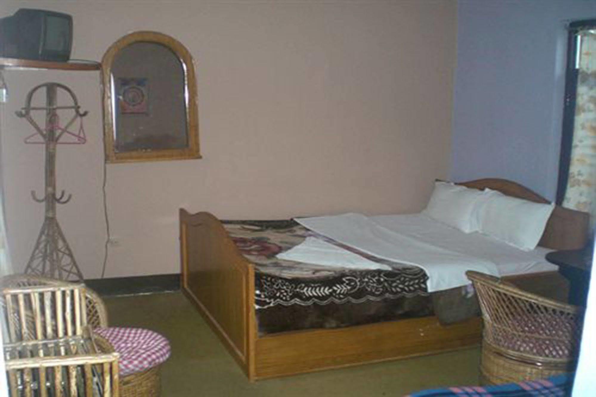 Hotel Mandala Pokhara Esterno foto