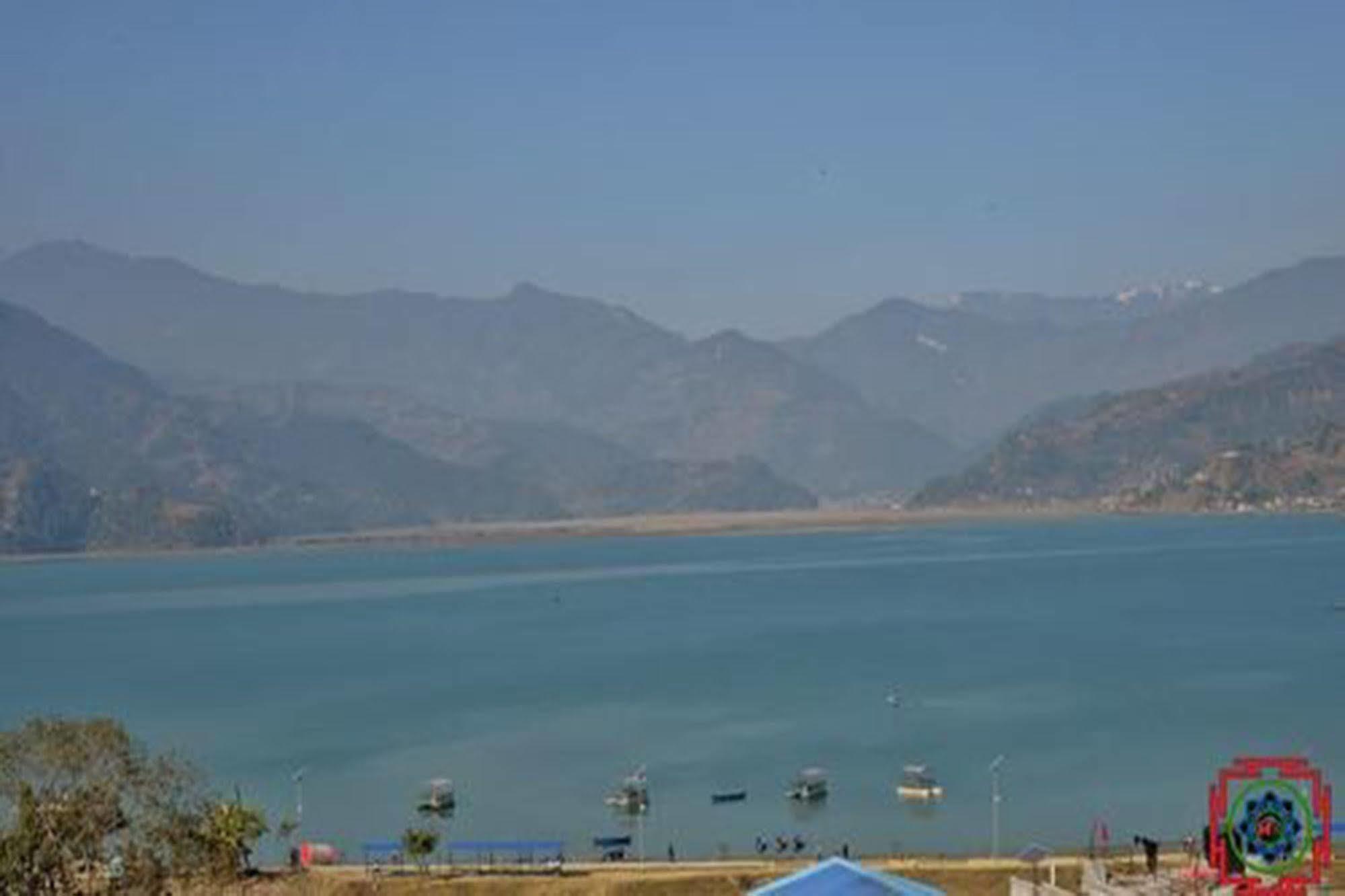 Hotel Mandala Pokhara Esterno foto