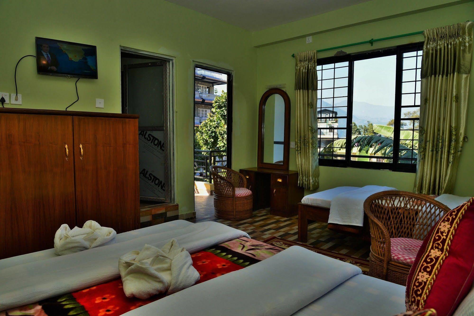 Hotel Mandala Pokhara Esterno foto