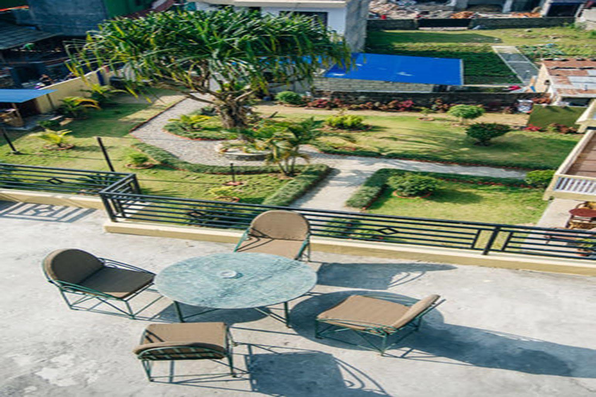 Hotel Mandala Pokhara Esterno foto