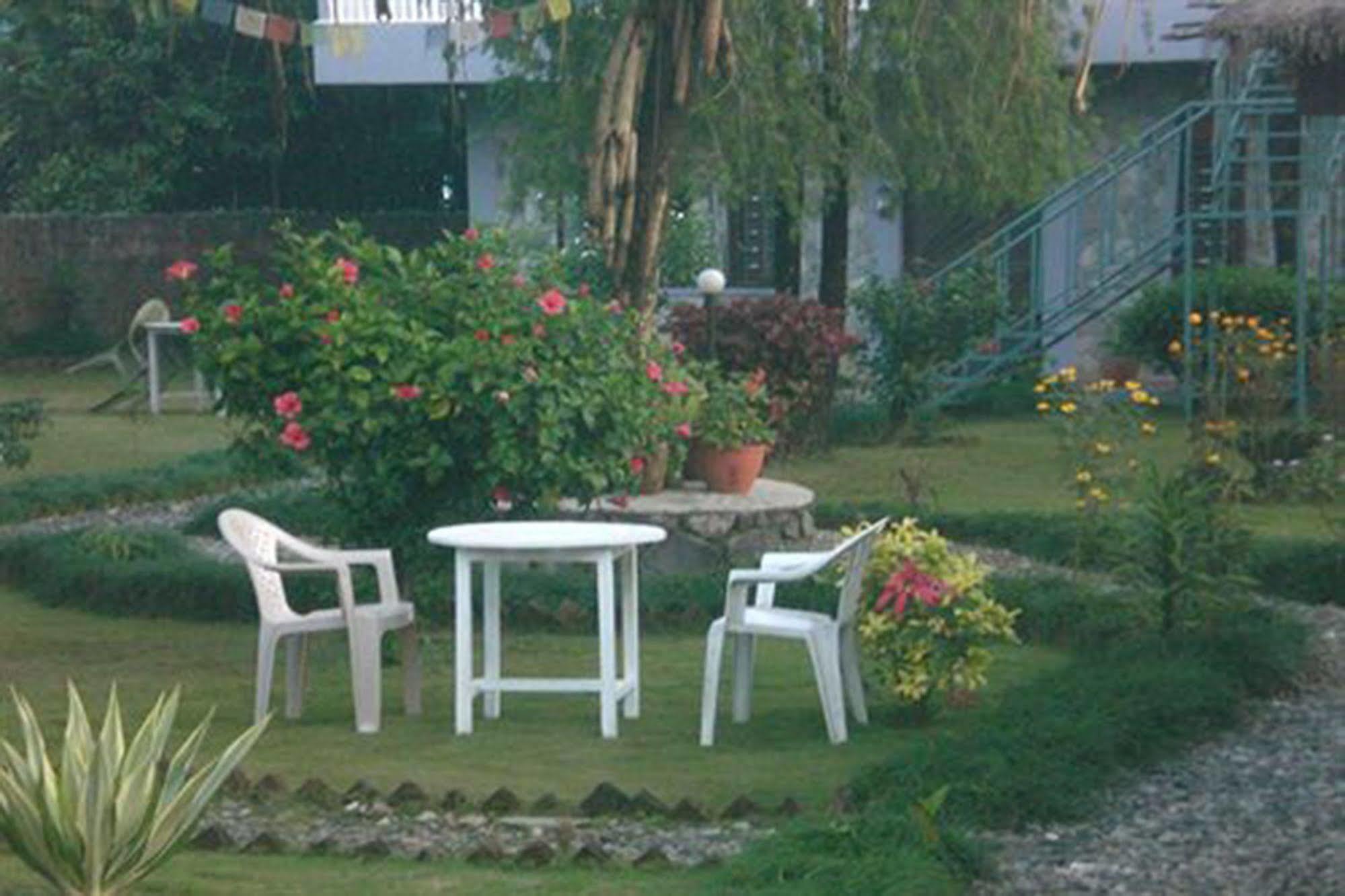 Hotel Mandala Pokhara Esterno foto